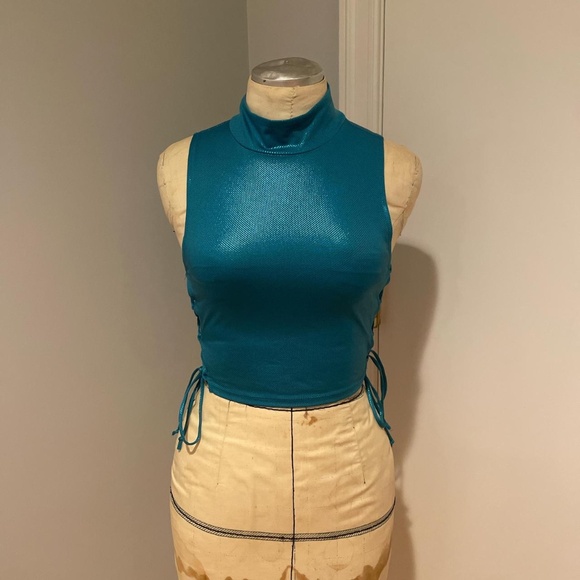 Forever 21 Sequin Blue Crop Top Size Small - Picture 1 of 5
